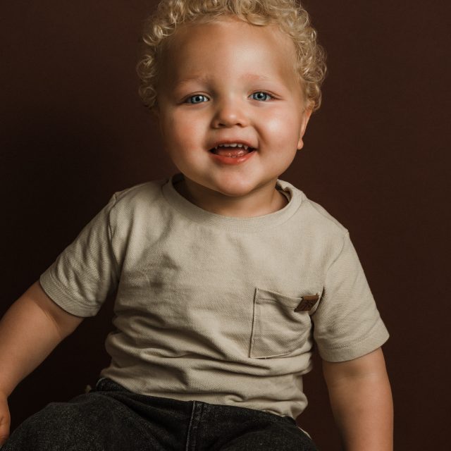 Een mooi portret van je kindje. Zo simpel, maar zó leuk om te hebben. 🤍 Want voor je het weet zijn ze alweer veranderd en juist die koppies van nu wil je toch bewaren?

Daarom organiseer ik af en toe een portrettendag in de studio in Zoetermeer. Even alle aandacht voor jouw kindje en daarna kies je zelf je 3 favoriete portretten uit, die ik helemaal voor je bewerk.

De volgende portrettendag is op zondag 13 september en toevallig heb ik nog één plekje vrij om 11.00 uur. Een sessie duurt 30 minuten en kost €100 inclusief 3 foto’s.

Kun je deze keer niet, maar lijkt het je wel leuk? Stuur me gerust een berichtje, dan zet ik je op mijn lijstje voor de volgende keer. 🤍